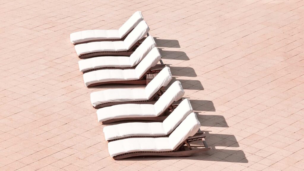 chaise longue