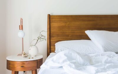 Test complet : La lampe de table Arne Jacobsen par Louis Poulsen